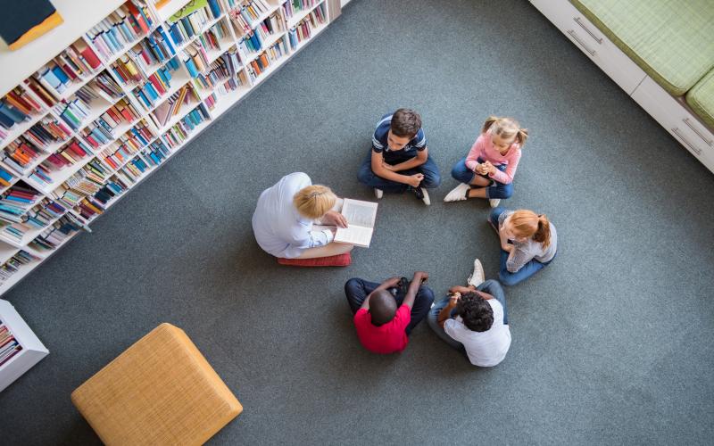 Förhoppningen är att bokpaketen ska främja elevernas läsande och inspirera till samtal om läsupplevelserna.<@Fotograf>Istock